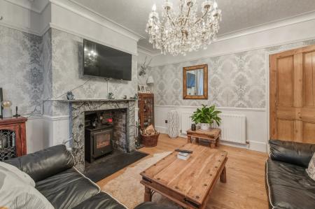 3 bedroom Semi-detached house for sale in Queen Street, Horncastle, LN9