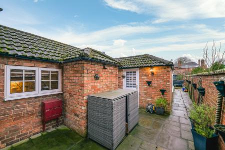 3 bedroom Semi-detached house for sale in Queen Street, Horncastle, LN9