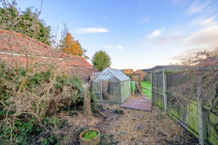 2 bedroom Terraced House for sale in Main Road, Hundleby, PE23