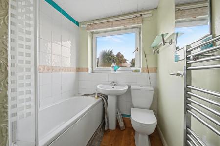 2 bedroom Terraced House for sale in Main Road, Hundleby, PE23