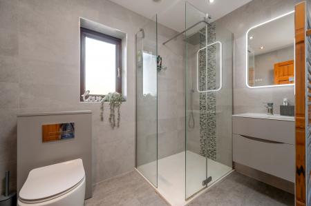 4 bedroom Semi-detached house for sale in Buttercup Close, Stamford