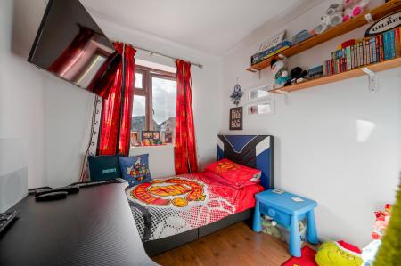 4 bedroom Semi-detached house for sale in Buttercup Close, Stamford