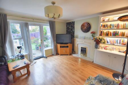 3 bedroom Terraced House for sale in Christ Church Close, Stamford, PE9