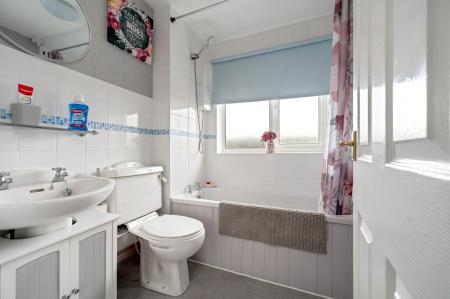 4 bedroom Semi-detached house for sale in Darley Close, Wittering