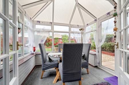 4 bedroom Semi-detached house for sale in Darley Close, Wittering