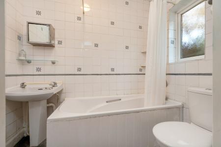 3 bedroom Terraced House for sale in Drift Avenue, Stamford