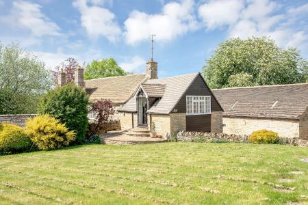 4 bedroom Detached house for sale in The Windmill, Duddington