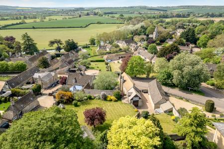 4 bedroom Detached house for sale in The Windmill, Duddington