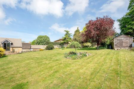 4 bedroom Detached house for sale in The Windmill, Duddington