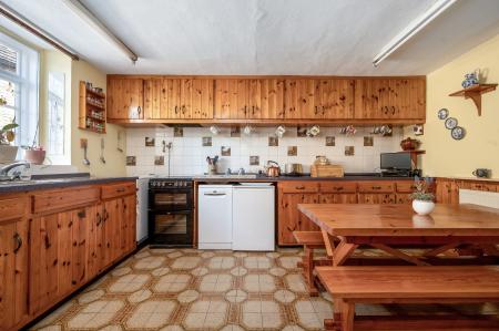 4 bedroom Detached house for sale in The Windmill, Duddington