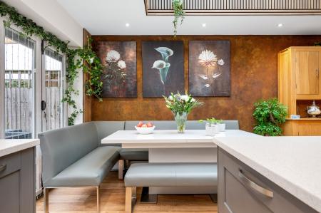 4 bedroom Semi-detached house for sale in Holland Road, Stamford