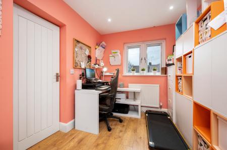 4 bedroom Semi-detached house for sale in Holland Road, Stamford