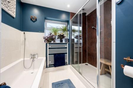 4 bedroom Semi-detached house for sale in Holland Road, Stamford