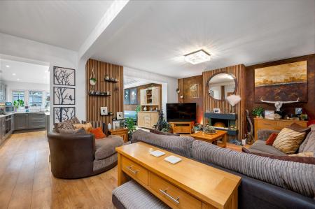 4 bedroom Semi-detached house for sale in Holland Road, Stamford