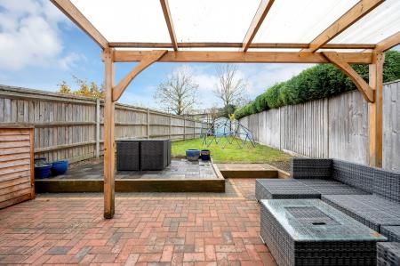 4 bedroom Semi-detached house for sale in Holland Road, Stamford