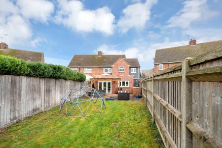 4 bedroom Semi-detached house for sale in Holland Road, Stamford