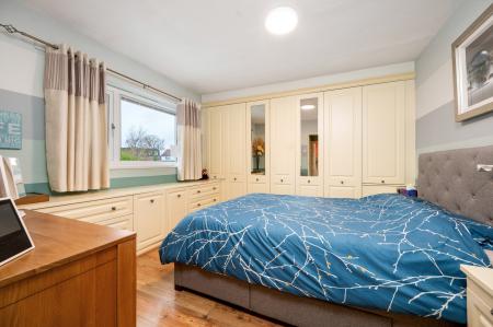 4 bedroom Semi-detached house for sale in Holland Road, Stamford