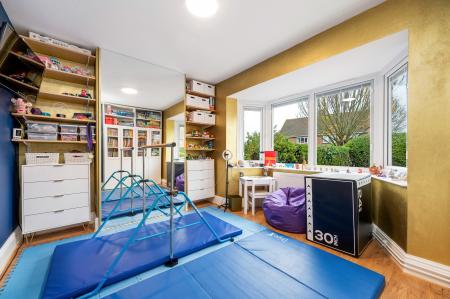 4 bedroom Semi-detached house for sale in Holland Road, Stamford