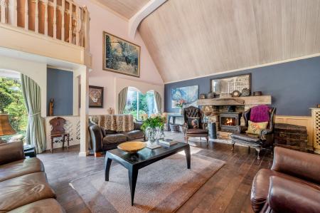 6 bedroom Detached house for sale in Manor Road, Sutton