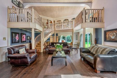 6 bedroom Detached house for sale in Manor Road, Sutton