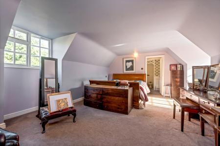 6 bedroom Detached house for sale in Manor Road, Sutton