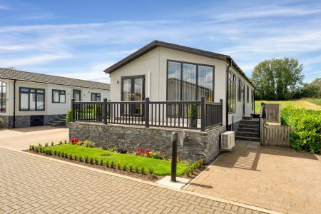 2 bedroom Lodge for sale in Mill Lane, Yarwell, Stamford, PE8