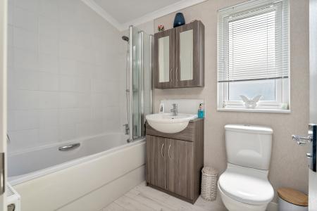 2 bedroom Lodge for sale in Mill Lane, Yarwell, Stamford, PE8