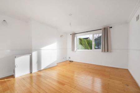 3 bedroom Terraced House for sale in Mountbatten Avenue, Stamford