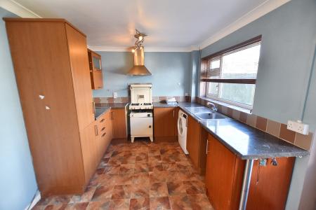 2 bedroom End of terrace house for sale in Parkfield Road, Ryhall