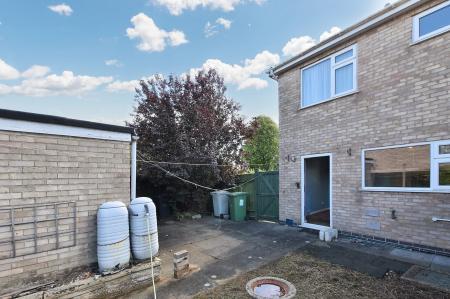 2 bedroom End of terrace house for sale in Parkfield Road, Ryhall