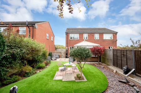 3 bedroom Semi-detached house for sale in Plover Road, Essendine