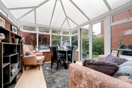 3 bedroom Semi-detached house for sale in Plover Road, Essendine