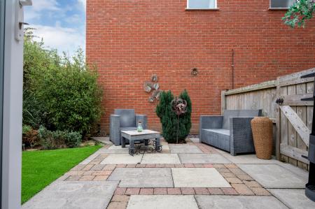 3 bedroom Semi-detached house for sale in Plover Road, Essendine