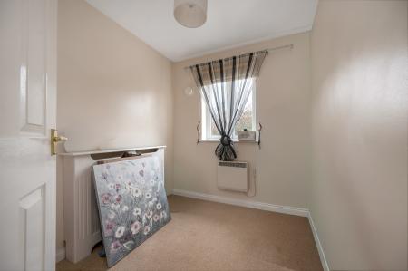 3 bedroom Semi-detached house for sale in Plover Road, Essendine