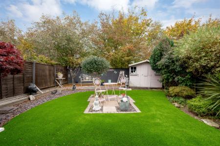 3 bedroom Semi-detached house for sale in Plover Road, Essendine