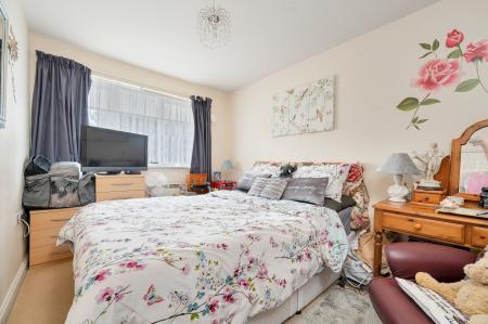 3 bedroom Detached house for sale in Plover Road, Essendine, Stamford, PE9