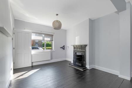 3 bedroom Terraced House for sale in Queens Walk, Stamford, PE9