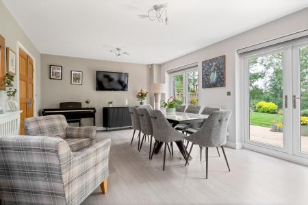 5 bedroom Detached house for sale in Tricklebank Gardens, Stamford