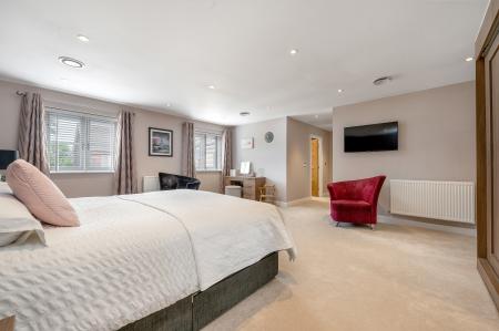 5 bedroom Detached house for sale in Tricklebank Gardens, Stamford