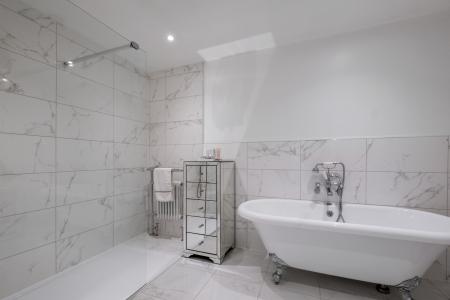 4 bedroom Detached house for sale in Turnpike Road, Ryhall, Stamford, PE9