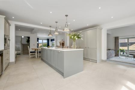 4 bedroom Detached house for sale in Turnpike Road, Ryhall, Stamford, PE9