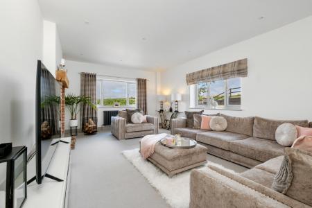 4 bedroom Detached house for sale in Turnpike Road, Ryhall, Stamford, PE9