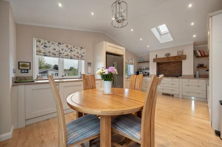 2 bedroom Lodge for sale in Waters View, Yarwell