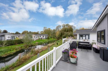 2 bedroom Lodge for sale in Waters View, Yarwell