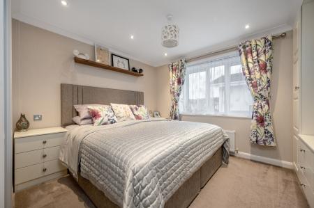 2 bedroom Lodge for sale in Waters View, Yarwell