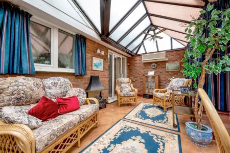 2 bedroom Semi-detached house for sale in Waverley Place, Stamford