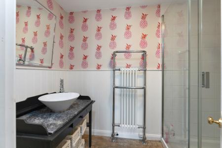 3 bedroom Semi-detached house to let in Barn Hill, Stamford, PE9