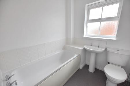 3 bedroom Semi-detached house to let in Hillside Gardens, Wittering, Stamford, PE8