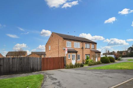 3 bedroom Semi-detached house for sale in Primrose Way, Stamford