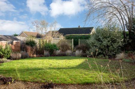 5 bedroom Detached house for sale in Queens Walk, Stamford